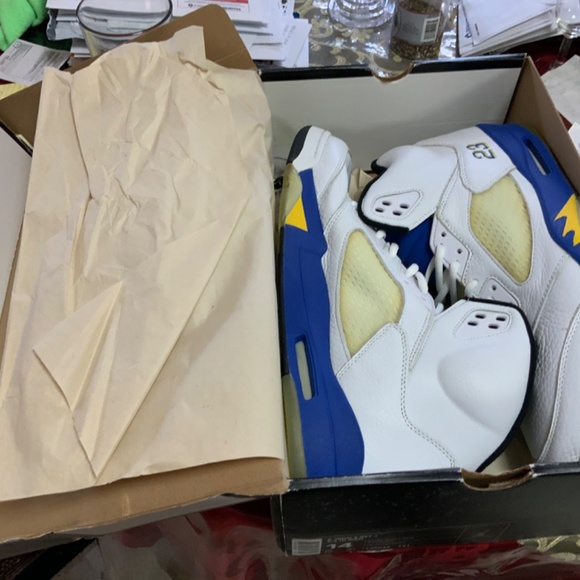 Athletic_Shoes
